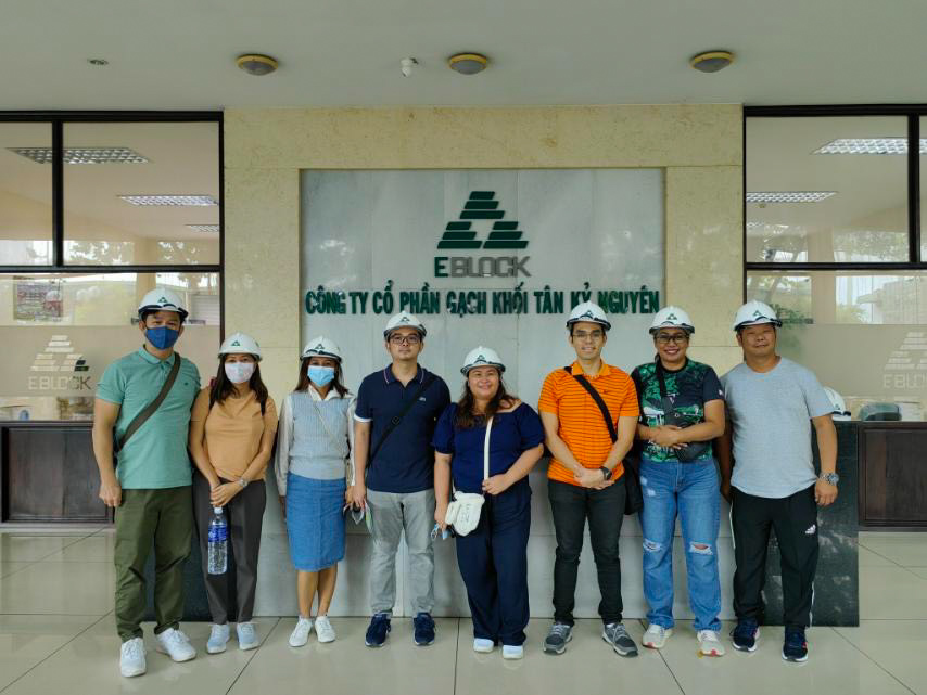Đoàn khách Philippines tham quan nhà máy EBLOCK